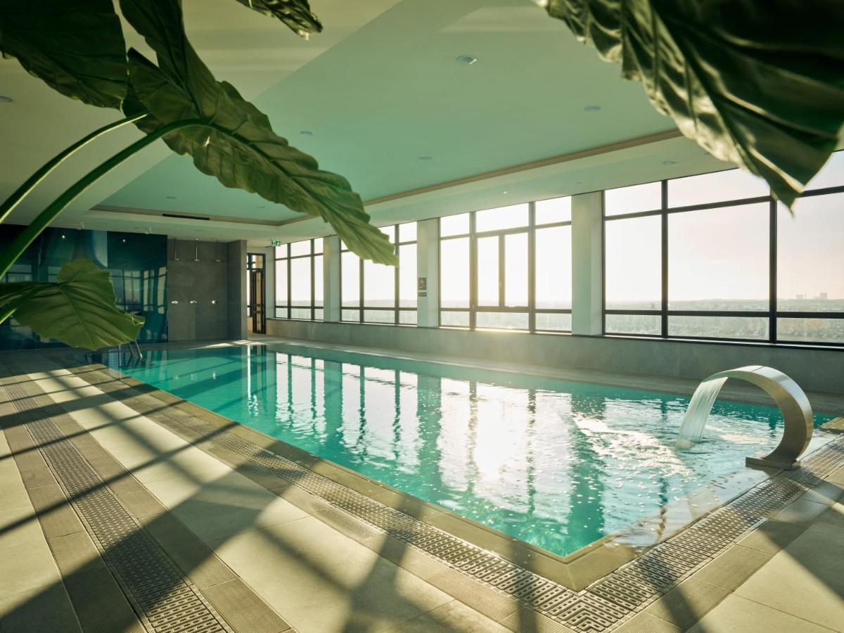Van Der Valk Hotel Den Haag Nootdorp Bagian luar foto