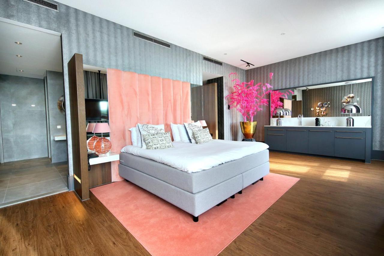 Van Der Valk Hotel Den Haag Nootdorp Bagian luar foto
