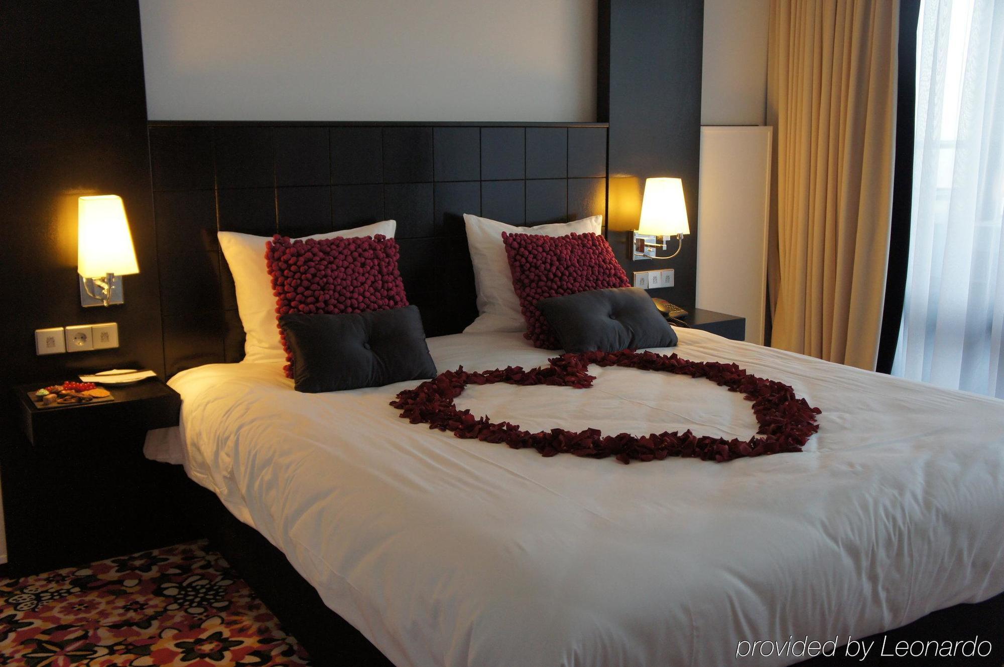 Van Der Valk Hotel Den Haag Nootdorp Bagian luar foto