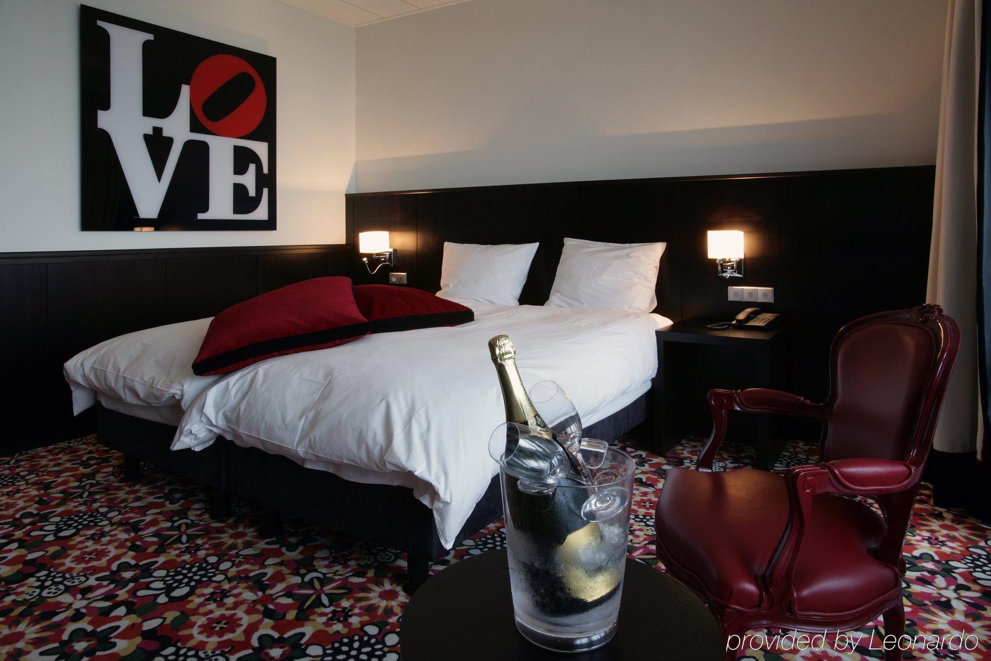 Van Der Valk Hotel Den Haag Nootdorp Bagian luar foto