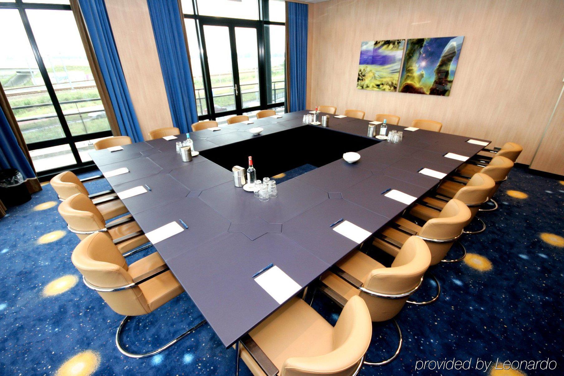 Van Der Valk Hotel Den Haag Nootdorp Bagian luar foto